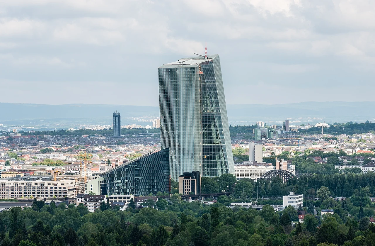 Nomura: ECB için ek faiz artışları riskini yukarı yönlü görüyor